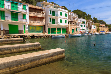 Obraz premium Boats anchored in port of fishing village Cala Figuera, Majorca