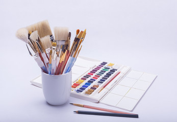 artists painting and drawing materials