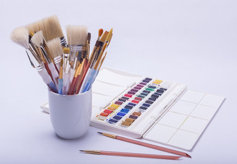 artists painting and drawing materials