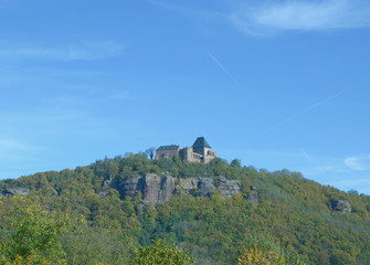 Burg von Nideggen in der Eifel über dem Rurtal