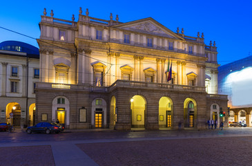 Fototapeta na wymiar Teatro alla Scala (Theatre La Scala) at night in Milan, Italy
