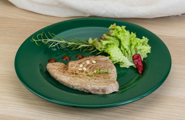 Grilled tuna steak