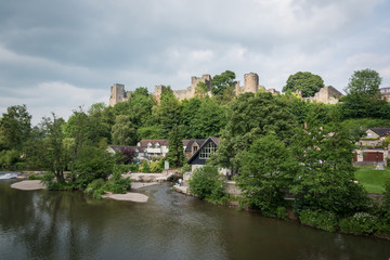 Fototapeta na wymiar Ludlow castle and riverside