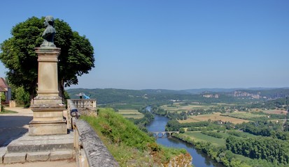 le long de la dordogne