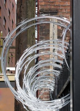 Concertina razor wire