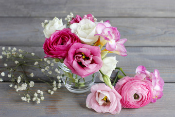 How to make beautiful tiny bouquet of ranunculus and eustoma flo