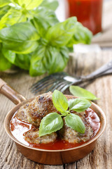 Meatballs in tomato sauce