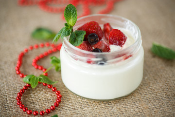yogurt with berries