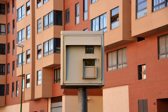 radar de control de velocidad en la calle