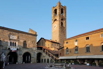 Piazza Vecchia, Bergamo Alta, Italia - obrazy, fototapety, plakaty