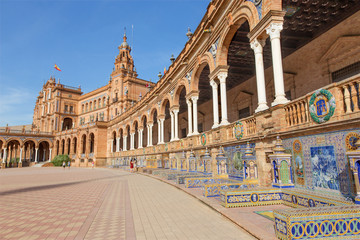 Fototapeta na wymiar Seville - Plaza de Espana square and tiled 'Province Alcoves'
