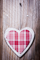 Coeur vichy rouge en bois