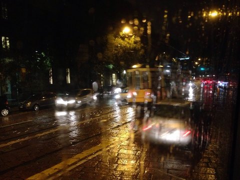 traffic lights with rain, luci del traffico sotto la pioggia