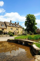 Fototapeta premium Village centre, Lower Slaughter © Arena Photo UK