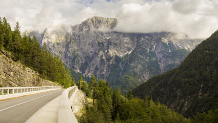 Droga w Alpach,Przełęcz Predel,Słowenia © Mike Mareen