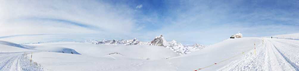 Fototapeta na wymiar Panorama from Klein Matterhorn: the highest ski slope in Europe