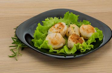 Grilled scallops