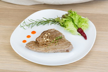 Grilled tuna steak
