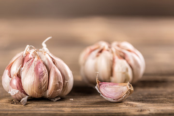 Whole garlic
