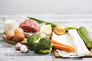 Zutaten für Tarte mit Hackfleisch und Gemüse, Studio