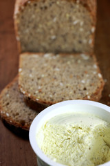 Frischkäse und Brot