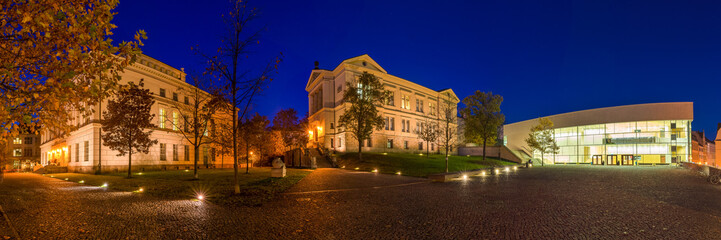 Fototapeta na wymiar Panorama des Universitätsplatzes in Halle/Saale