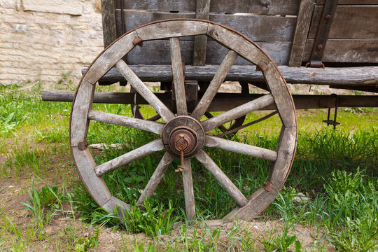 Old wooden cartwheel closeup