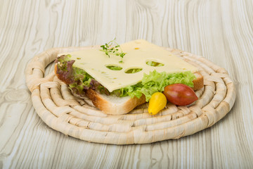 Fototapeta na wymiar Sandwich with cheese