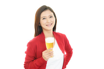 ビールを飲む女性 © Liza5450