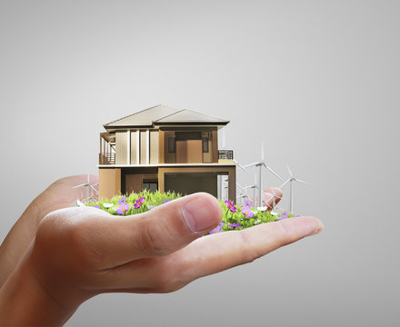 House model concept in  hand
