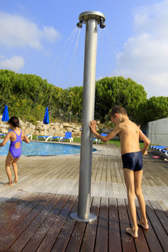 douches de la piscine