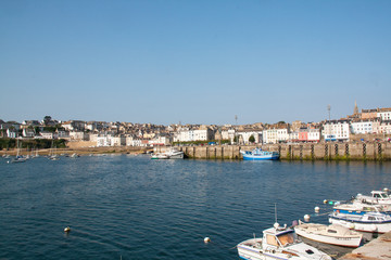 Fototapeta na wymiar Panorama du port du Rosmeur à Douarnenez, Finistère, Bretagne