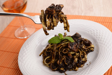 FETTUCCINE AL NERO DI SEPPIA - FETTUCINE SQUID INK