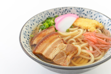 伝統料理の沖縄そば