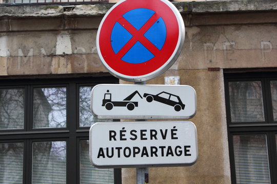 Stationnement r&eacute;serv&eacute;