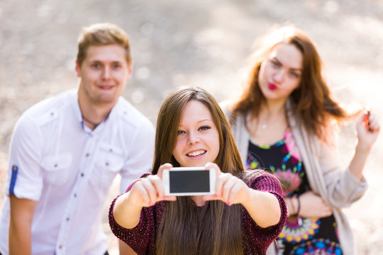 Friends Photobombing