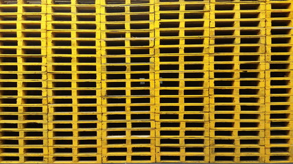 pallet yellow
