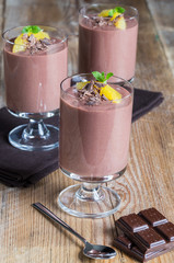 Schokopudding Dessert mit Orange und Schokoraspel