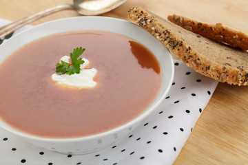 Tomatensuppe mit Rahm