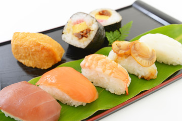 おいしそうなお寿司と太巻き