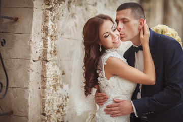 wedding bride groom kissing love couple marrige