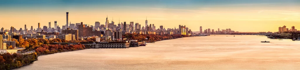 Wandcirkels aluminium New York and Hudson River panorama at sunset © mandritoiu