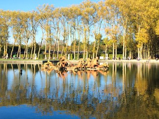 fountain of apollo autumn reflections