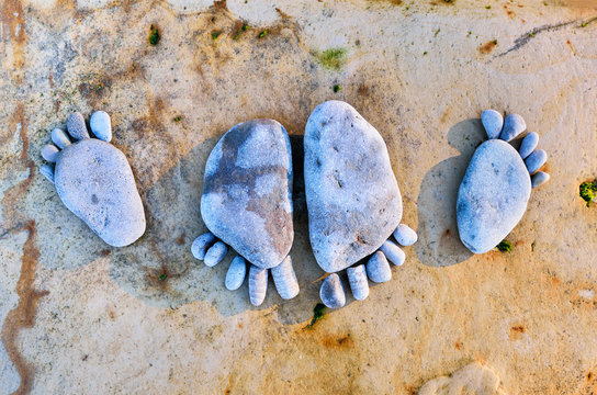 Footprints of pebbles