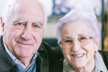 Portrait of senior couple at home - 73463903