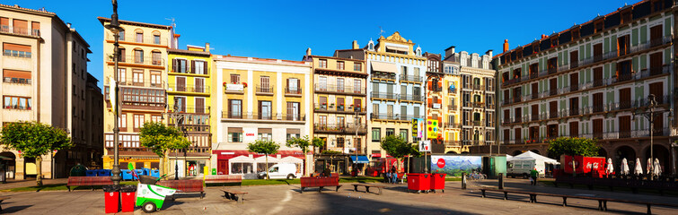Fototapeta na wymiar Panoramic view of Plaza del Castillo in Pamplona