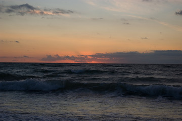 Wellen in der Abendsonne