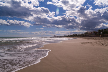 Wolken und Strand