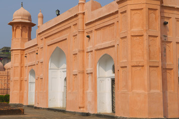 Obraz premium Mausoleum of Bibipari in Lalbagh fort, Dhaka, Bangladesh