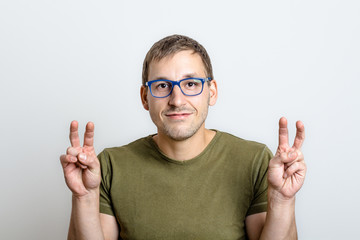 Young Man Does Gänsefüsschen